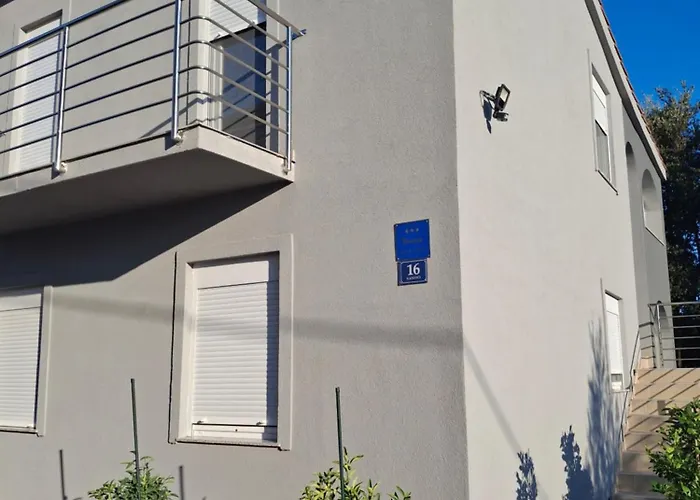 Ap Jurisic ביבינייה