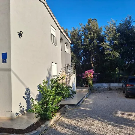 Ap Jurisic Δωμάτια σε οικογενειακή κατοικία