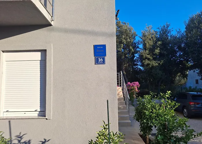 Ap Jurisic Ostanak kod kuće Bibinje