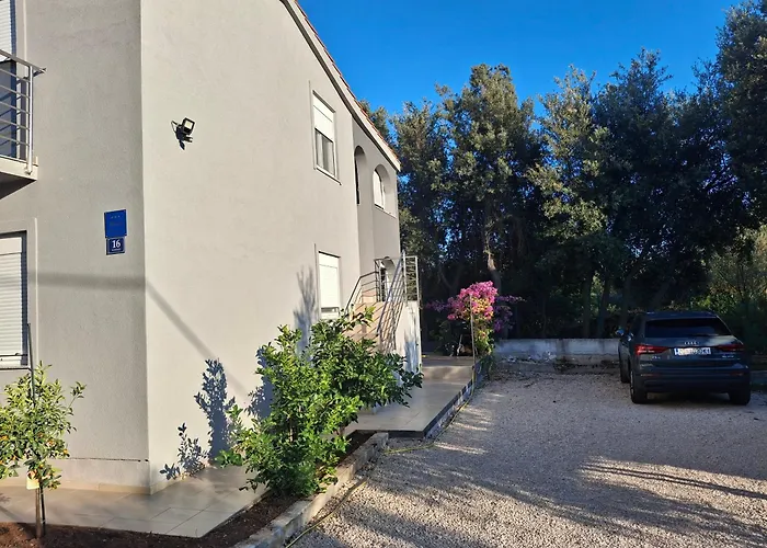 Ap Jurisic Ostanak kod kuće